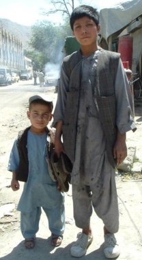 kids in kabul (26K)